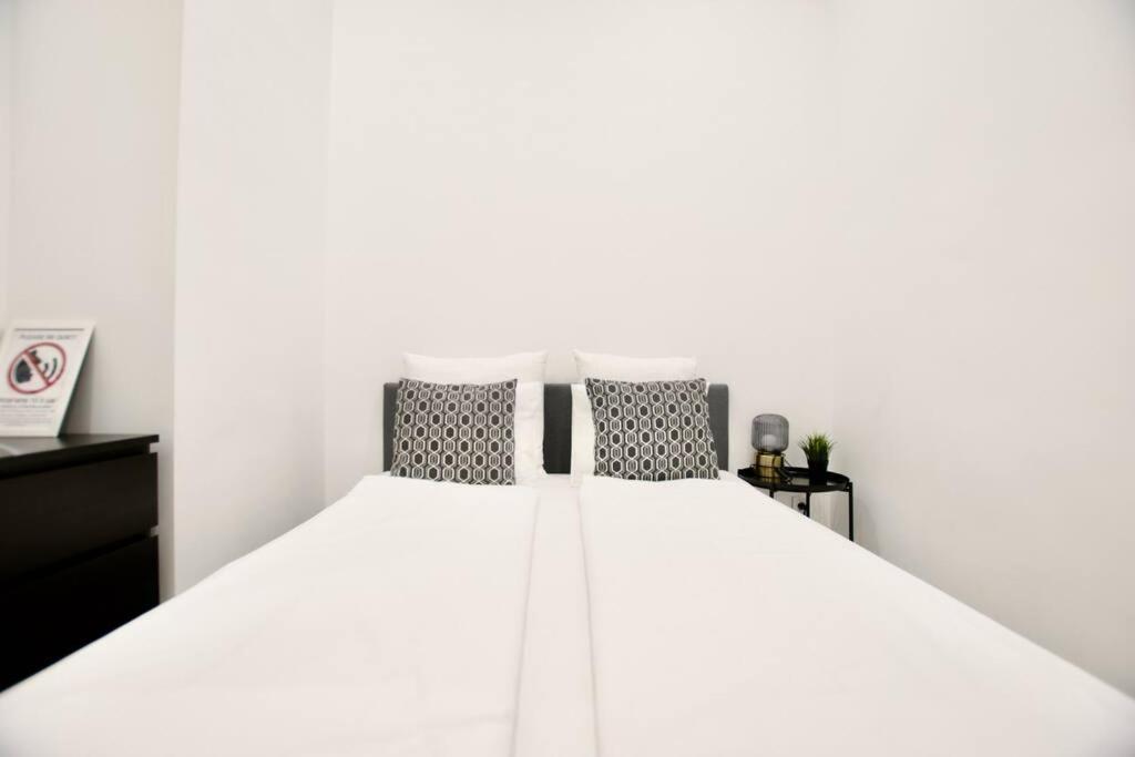 Standard Apartment By Hi5-St. King Mini Studio, Budapest